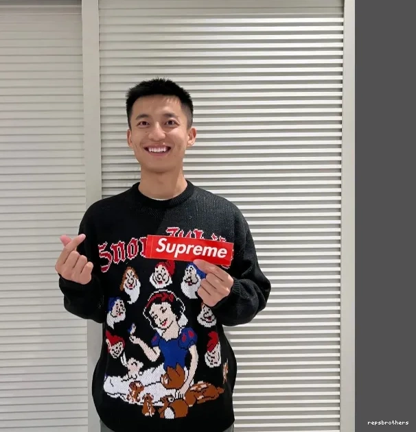 WHITE 24FW SWEATER SNOW Snow White Sweater 0609